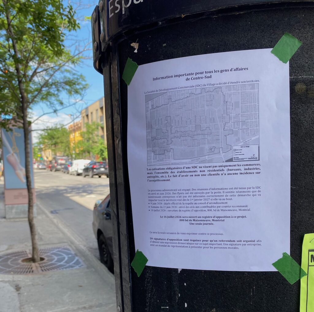 Affiche d'information sur le projet extension SDC village Montréal